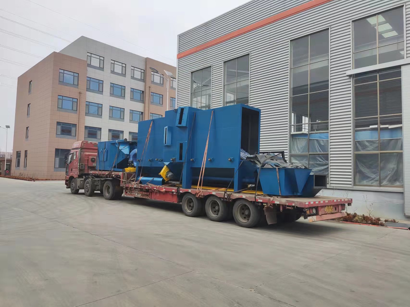 Makina shpërthyese me rul Q6910 e dërguar në Hebei